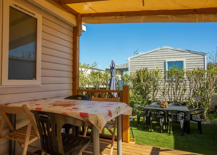 Mobilhome Neuf Confort Hébergement de vacances *